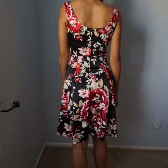 Floral A-Line Dress - Picture 2 of 6